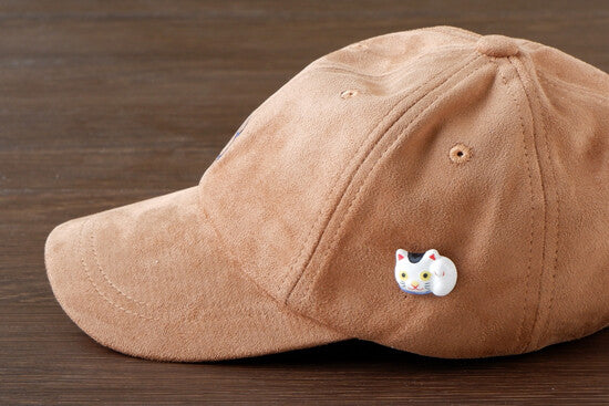 Manekineko Ceramic Pin/Brooch