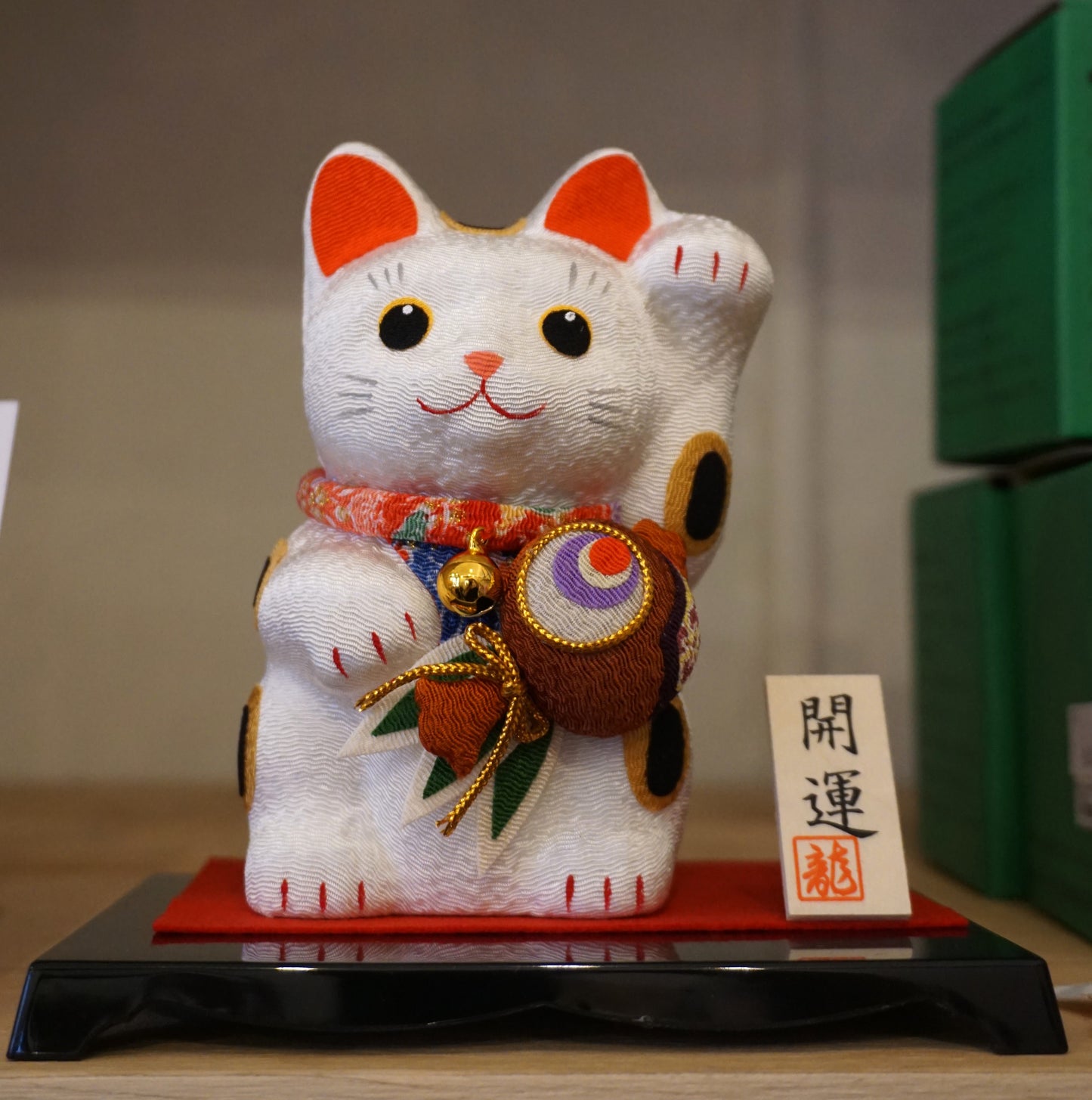 Chirimen Maneki-neko with Hammer