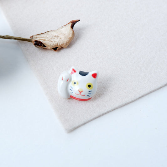 Manekineko Ceramic Pin/Brooch