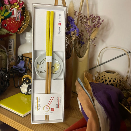 Yellow Chopsticks set and small plate